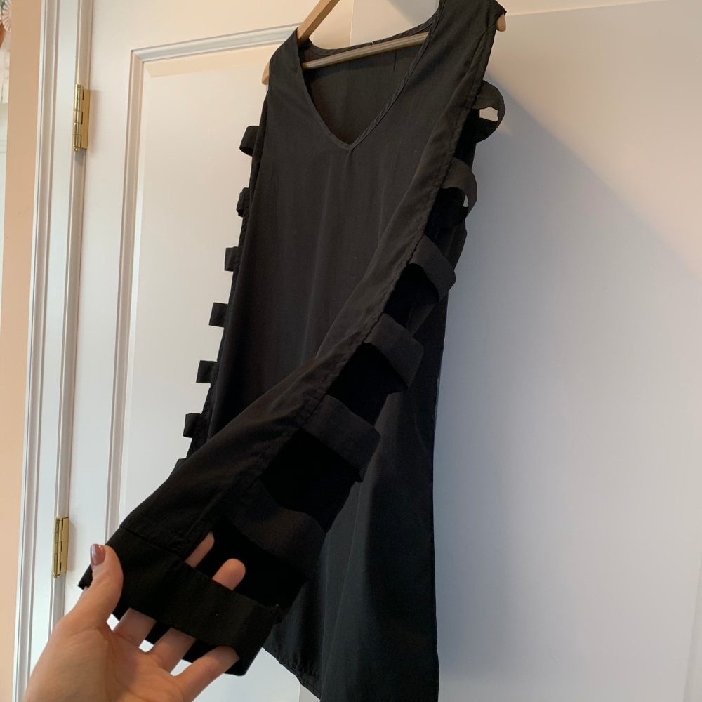 TOBI Cut Out Shift Dress - Large